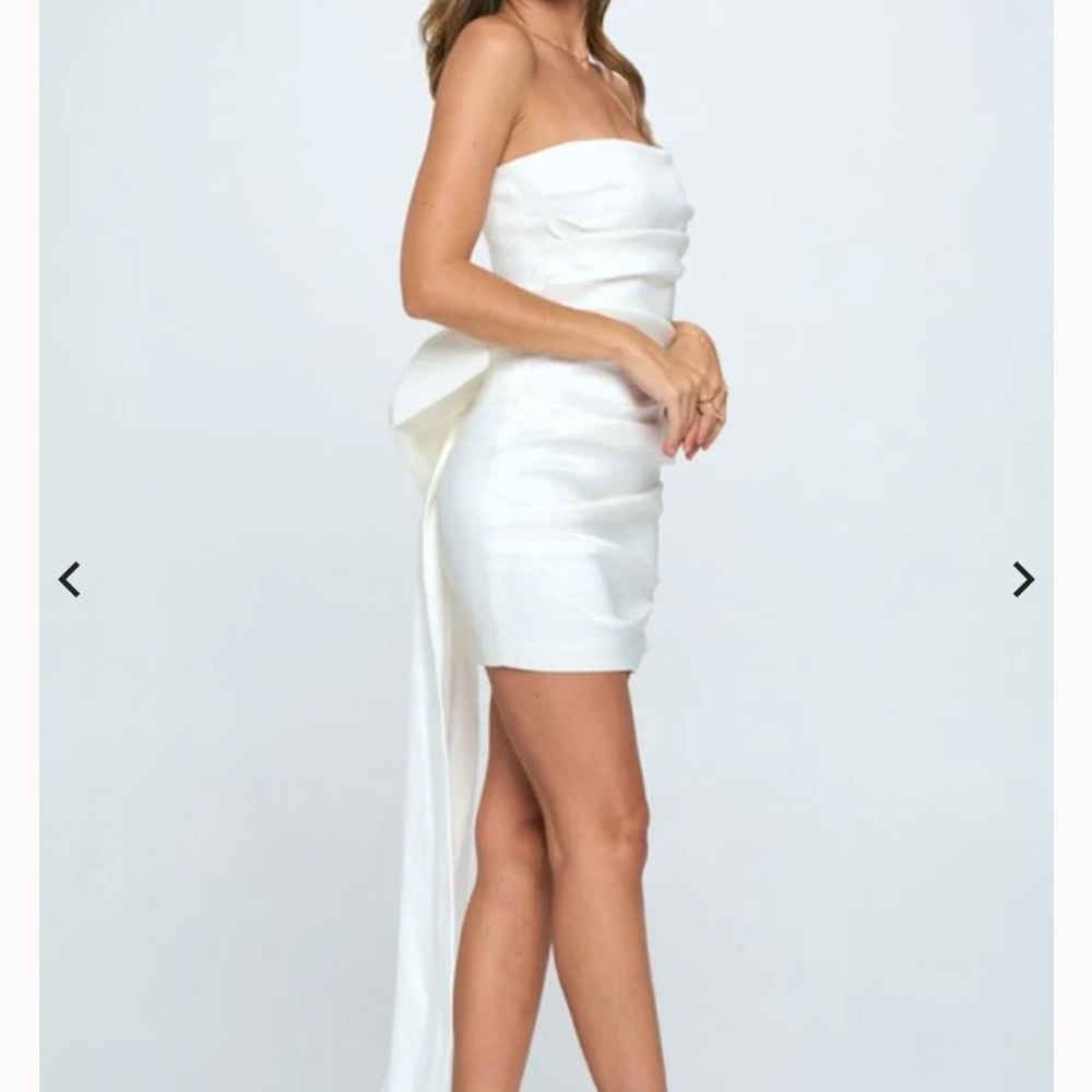 Chic Strapless White Dress
